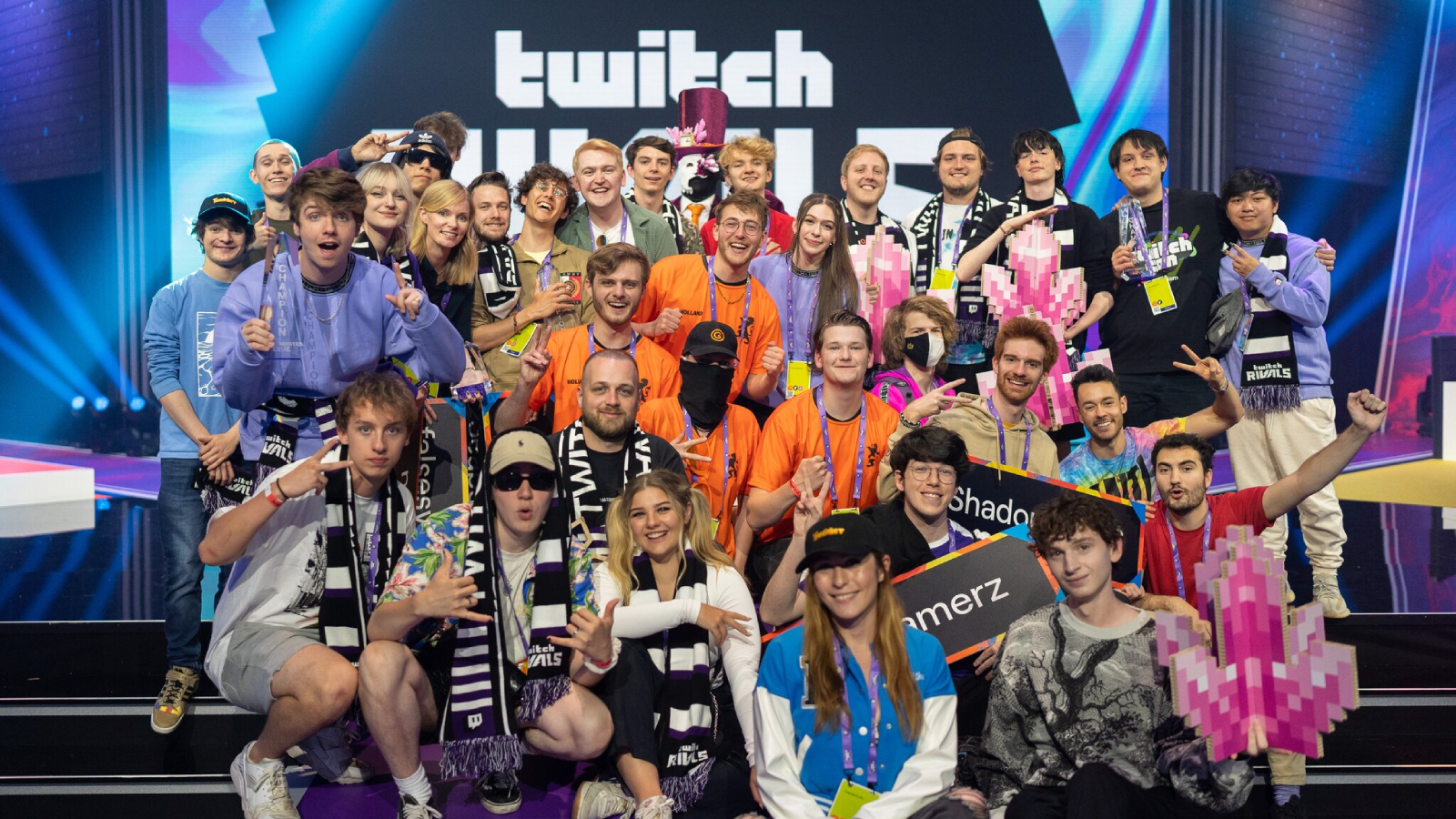 Стрим новости. Твичкон. TWITCHCON фото. Твич участники. TWITCHCON 2013.